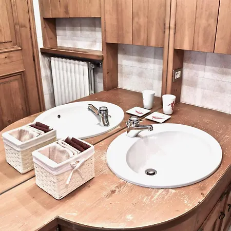 Beautiful 3 Bedroom Flat In Cortina With Car Park Apartamento *